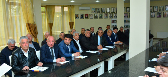 Ağstafa rayon Ağsaqqallar Şurasının növbəti iclasında Ulu Öndər Heydər Əliyevin əziz xatirəsi dərin hörmət və ehtiramla yad edilib