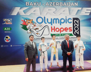 Ağstafalı karateçilər Paytaxtımızda təşkil olunan beynəlxalq turnirdə 2 qızıl, 1 gümüş və 4 bürünc, ümumilikdə yeddi medal qazanaraq yüksək nəaliyyətlərə imza atıblar.