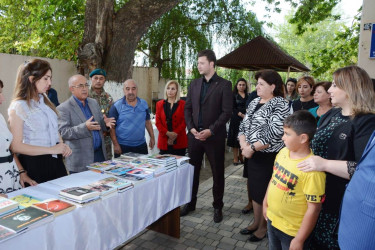 Ağstafa Rayon İcra Hakimiyyəti yanında İctimai Şuranın start verdiyi humanitar xarakterli "Hərəyə bir kitab" aksiyasına bu gündən etibarən start verilib