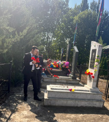 Ağstafada şəhidlərimizin məzarları ziyarət olunub, ailə üzvlərinə baş çəkilib