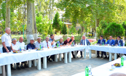 Seymur Orucov növbəti dəfə rayon ağsaqqalları ilə görüş keçirib