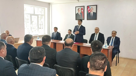 Seymur Orucov Qaçaq Kərəm kənd yaşayış məntəqəsində növbəti dəfə vətəndaşları dinləyib