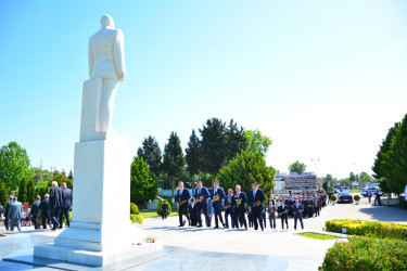 Ağstafalılar doğum günündə Ümummilli Lider Heydər Əliyevin əziz xatirəsini böyük hörmət və dərin ehtiramla yad ediblər
