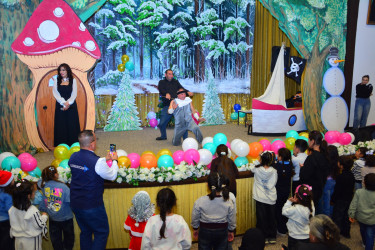 Ağstafada şəhidlərimizin və qazilərimizin övladları, fiziki qüsurlu və aztəminatlı ailələrin uşaqları üçün Yeni il şənliyi təşkil olunub