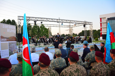 Ağstafada 26 iyun  Azərbaycan Respublikasının Silahlı Qüvvələri Günü münasibətilə bayram konserti təşkil olunub