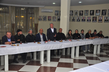 Ağstafada şəhid ailələrinin üzvləri ilə növbəti görüş keçirilib, şəhid Elşən Piriyevin xatirəsinə həsr olunmuş “Yadigar şeirlər” kitabının təqdimatı olub