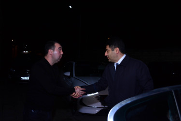 Seymur Orucov Ağstafa rayon ictimaiyyətinin qabaqcıl nümayəndələrindən olan qocaman şair Qurban Həmidoğlunu evində ziyarət edib