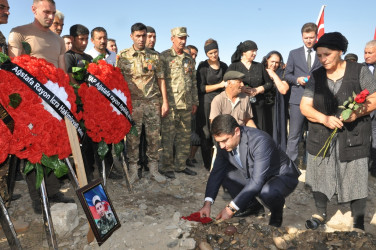 Böyük Kəsik kəndindən olan şəhidimiz, gizir Seyfəddin Mahmud oğlu Muradov izdihamla dəfn olunub