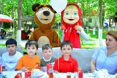 Ağstafada “Fırçaların dili ilə Bütöv Azərbaycan” mövzusunda rəsm sərgisi təşkil olunub