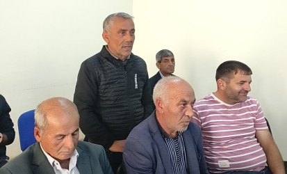 Seymur Orucov vətəndaşların növbəti səyyar qəbulunu Göycəli kənd sakinləri ilə keçirib