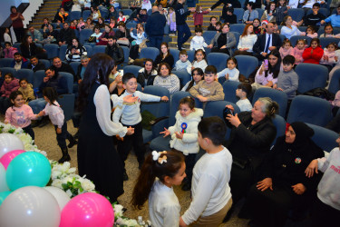 Ağstafada şəhidlərimizin və qazilərimizin övladları, fiziki qüsurlu və aztəminatlı ailələrin uşaqları üçün Yeni il şənliyi təşkil olunub