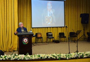 Görkəmli şair, publisist Nüsrət Kəsəmənlinin 80 illik yubileyi doğma Ağstafa rayonunda qeyd olunub