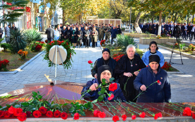 8 Noyabr Zəfər Günündə Ağstafa şəhərində Şəhidlər Memorial Abidə Kompleksi ziyarət olunub, şəhidlərimizin əziz xatirəsi dərin ehtiramla yad edilib