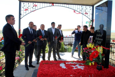 Dörd il əvvəl şanlı hərb tariximizə Günnüt zəfəri kimi yazılmış əməliyyat zamanı şəhidlik zirvəsinə ucalmış Adil Əli oğlu Tatarovun doğma Qıraq Kəsəmən kəndində il mərasimi keçirilib.