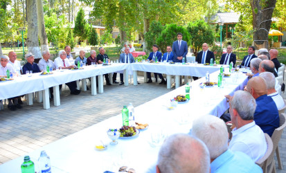 Seymur Orucov növbəti dəfə rayon ağsaqqalları ilə görüş keçirib