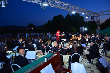 Ağstafada 26 iyun  Azərbaycan Respublikasının Silahlı Qüvvələri Günü münasibətilə bayram konserti təşkil olunub