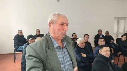 Seymur Orucov Eynallı kəndində növbəti dəfə vətəndaşları dinləyib