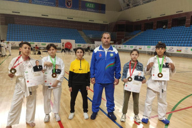 Ağstafalı karateçilər Ulu Öndər Heydər Əliyevin 100 illik yubileyi münasibəti ilə paytaxtımızda təşkil olunan karate turnirində 5 medal qazanıblar