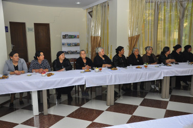Ağstafada şəhid ailələrinin üzvləri ilə növbəti görüş keçirilib, şəhid Elşən Piriyevin xatirəsinə həsr olunmuş “Yadigar şeirlər” kitabının təqdimatı olub