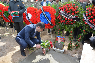 Ağstafalı şəhidimiz, Azərbaycan Ordusunun giziri Elşad Qabil oğlu Həsənov izdihamla torpağa tapşırılıb