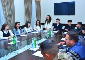 Ağstafada 8 Noyabr – Zəfər Gününə həsr olunmuş "Vətən müharibəsi Qəhrərmanları ilə bir gün" mövzusunda görüş keçirilib