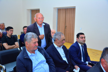 Seymur Orucov Ağstafanın Gürcüstanla həmsərhəd olan Sadıqlı kəndində növbəti dəfə vətəndaşları dinləyib