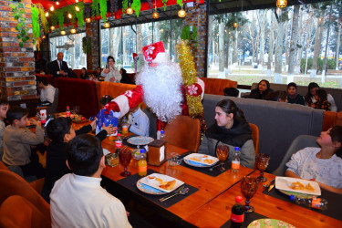 Seymur Orucov qarşıdan gələn yeni il ərəfəsində ağstafalı şəhidlərimizin və qazilərimizin övladları ilə növbəti görüşünü keçirib