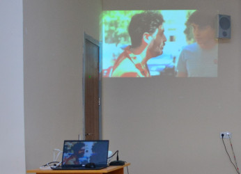 Ağstafada “Uşaq hüquqları” aylığı çərçivəsində “Ümumtəhsil məktəblərində şagird davranış qaydaları, Dini radikalizm, erkən nikahlar,  narkomaniyaya qarşı mübarizə və məişət zorakılığı” mövzusunda maarifləndirici tədbirlər davam etdirilir