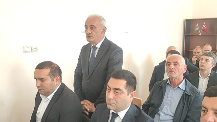 Seymur Orucov Dağ Kəsəmən kəndində səyyar qəbul keçirdi