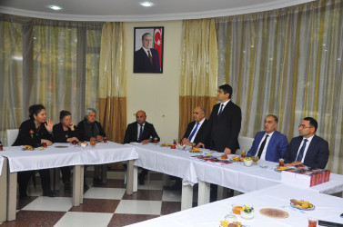 Ağstafada şəhid ailələrinin üzvləri ilə növbəti görüş keçirilib, şəhid Elşən Piriyevin xatirəsinə həsr olunmuş “Yadigar şeirlər” kitabının təqdimatı olub