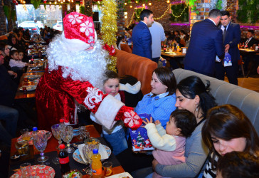 Seymur Orucov qarşıdan gələn yeni il ərəfəsində ağstafalı şəhidlərimizin və qazilərimizin övladları ilə növbəti görüşünü keçirib