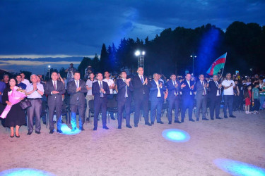 Ağstafada “Milli Qurtuluşumuzun 30-cu ildönümü” adlı möhtəşəm bayram konserti təşkil olunub