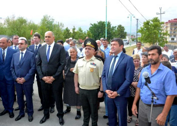 Düzqışlaq kəndindən olan Vətən müharibəsi şəhidimiz Taleh Zülfəli oğlu Namazovun rayon mərkəzində adına verilən küçədə barelyefinin açılışı olub