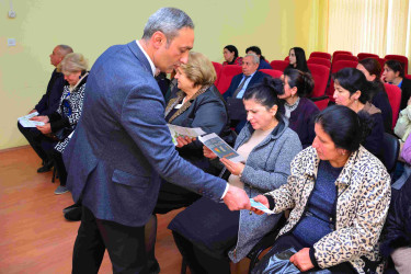 Ağstafa rayonunda “İstifadə olunmuş kağızların təkrar emal müəssisələrinə təhvil verilməsi və elektrik enerjisindən qənaətlə istifadənin təbliğ edilməsi” mövzusunda marifləndirici tədbirlər davam etdirilir