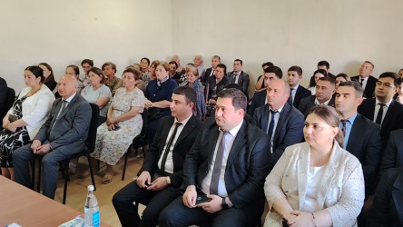 Seymur Orucov Ağstafanın Qarayazı qəsəbəsində növbəti dəfə səyyar qəbul keçirib