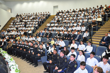 Daxili İşlər Nazirliyinin Polis Akademiyasının əməkdaşları Ağstafa rayonunda IX-XI sinif şagirdləri ilə görüş keçiriblər