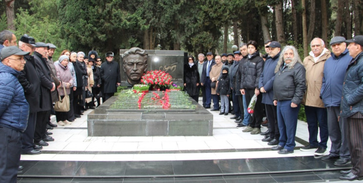 Xalq şairi, görkəmli dramaturq, alim, tanınmış ictimai xadim Səməd Vurğunun doğum günü münasibəti ilə Ağstafa Rayon İcra Hakimiyyəti və “Qazax” Xeyriyyə İctimai Birliyi tərəfindən məzarı zyarət olunub