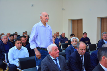 Seymur Orucov Ağstafanın Gürcüstanla həmsərhəd olan Sadıqlı kəndində növbəti dəfə vətəndaşları dinləyib