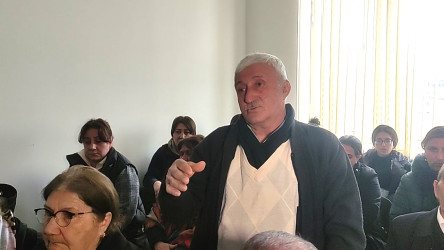 Seymur Orucov Kolxəlfəli kəndində vətəndaşların növbəti səyyar qəbulunu keçirib