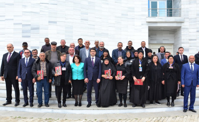 “Qələmi silaha dəyişən müəllim” adlı kitabın təqdimat mərasimi keçirilib.