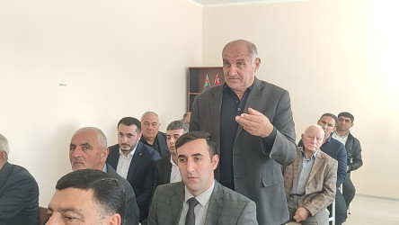 Seymur Orucov Dağ Kəsəmən kəndində səyyar qəbul keçirdi