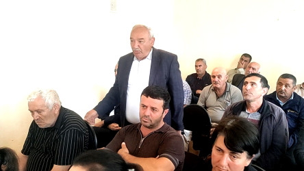 Seymur Orucov Aşağı Kəsəmən kəndində növbəti dəfə vətəndaşları dinləyib