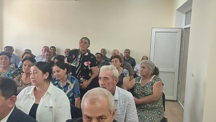 Seymur Orucov vətəndaşların növbəti səyyar qəbullarını Qarahəsənli kəndi və Soyuqbulaq qəsəbəsində keçirib