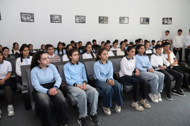 “Şəhərsalma və Memarlıq İli” rayonun ümumtəhsil məktəblərinin yuxarı sinif şagirdləri üçün “Heydər Əliyev – Müasir Azərbaycanın Baş Memarı” adlı dərs təşkil edilib