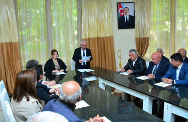 Ağstafa rayon Ağsaqqallar Şurasının növbəti iclasında Ulu Öndər Heydər Əliyevin əziz xatirəsi dərin hörmət və ehtiramla yad edilib