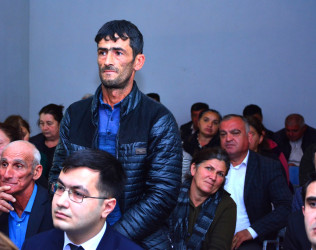 Seymur Orucov Pirili kəndində növbəti dəfə vətəndaşların səyyar qəbulunu keçirib