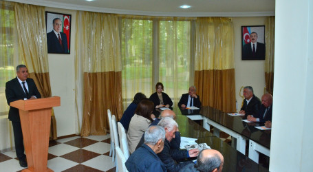 Ağstafa rayon Ağsaqqallar Şurasının növbəti iclasında Ulu Öndər Heydər Əliyevin əziz xatirəsi dərin hörmət və ehtiramla yad edilib