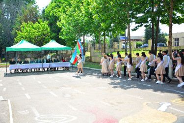 Cari tədris ilinin başa çatması münasibəti ilə ümumi təhsil müəssisələrində “Son zəng” tədbirləri keçirilib